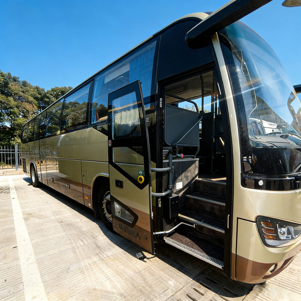 Yutong 54 Ijoko Diesel Lo Bus