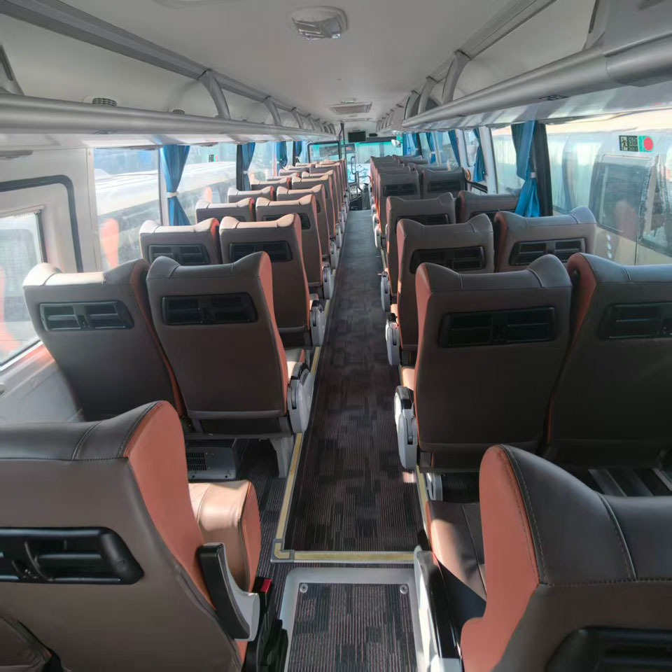 Yutong 54 Ijoko Diesel Lo Bus