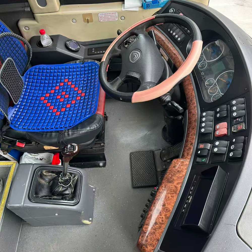 Yutong 53 Ijoko Keji Hand Diesel Bus